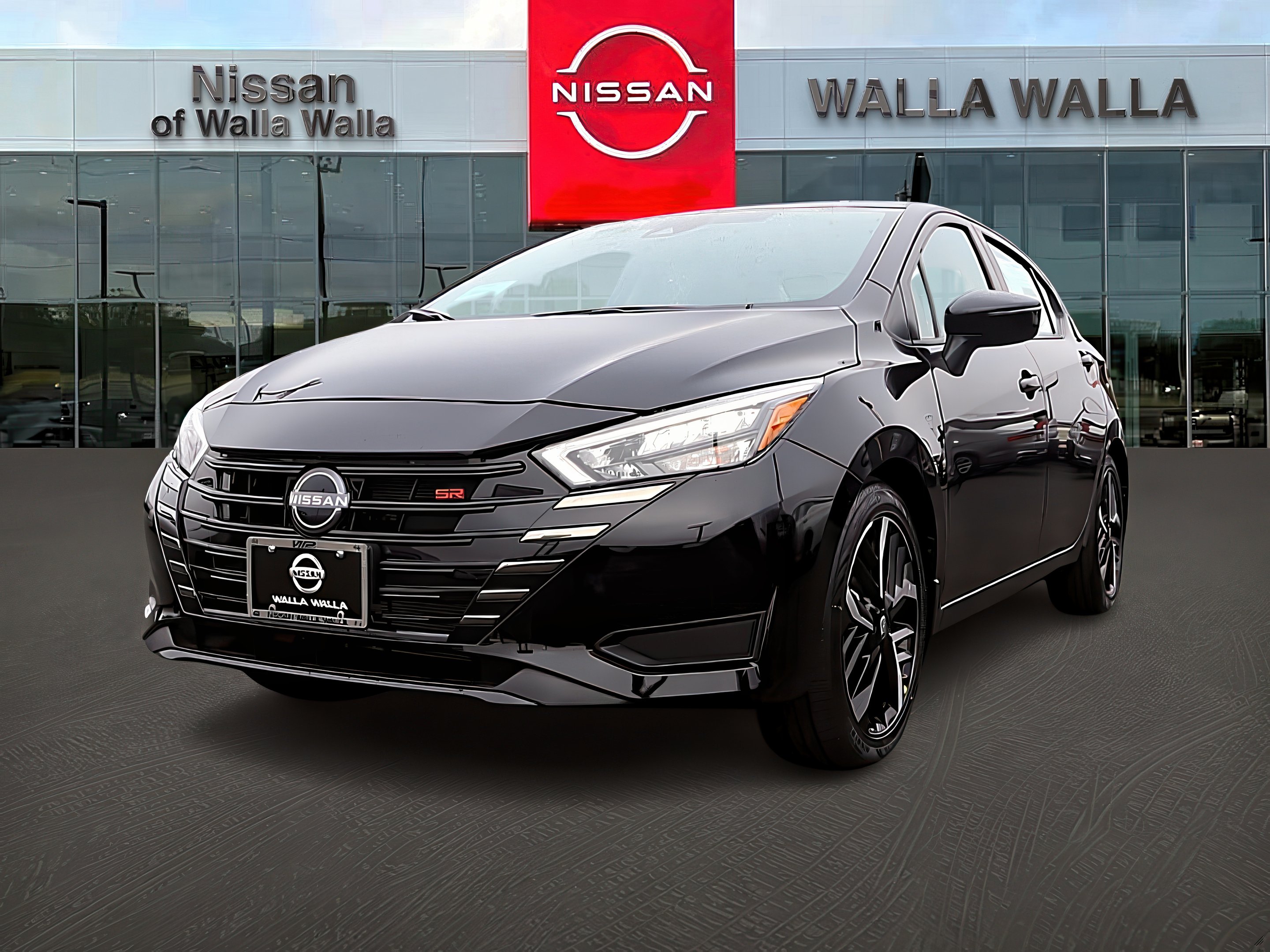 2025 Nissan Versa SR photo 3