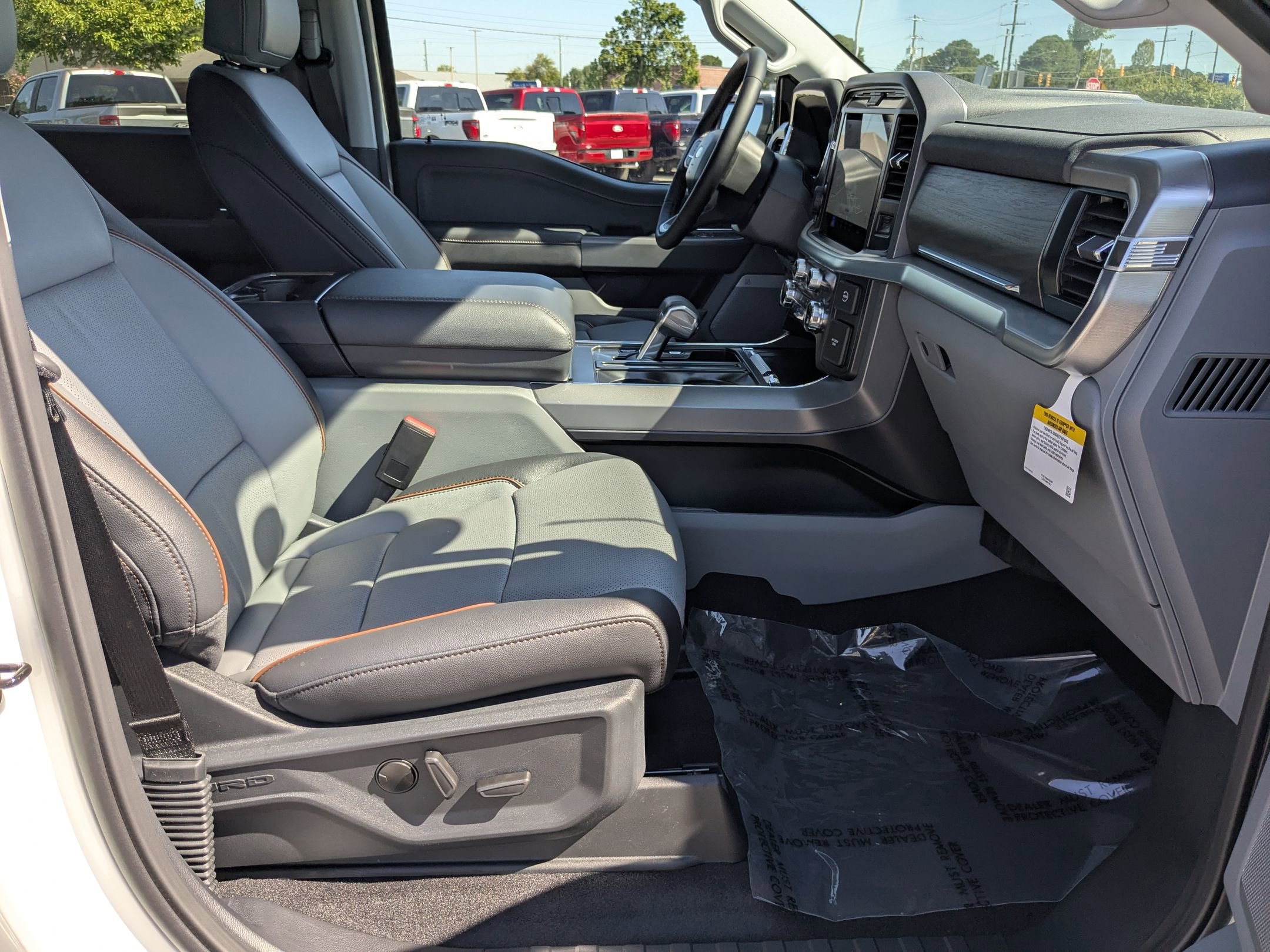 2025 Ford F-150 Lariat photo 33