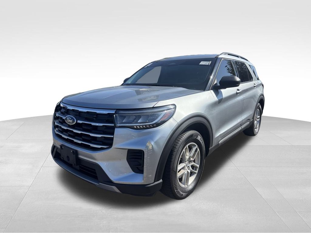 2025 Ford Explorer photo 14