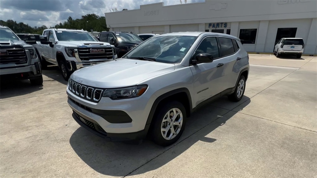 2024 Jeep Compass Sport photo 4