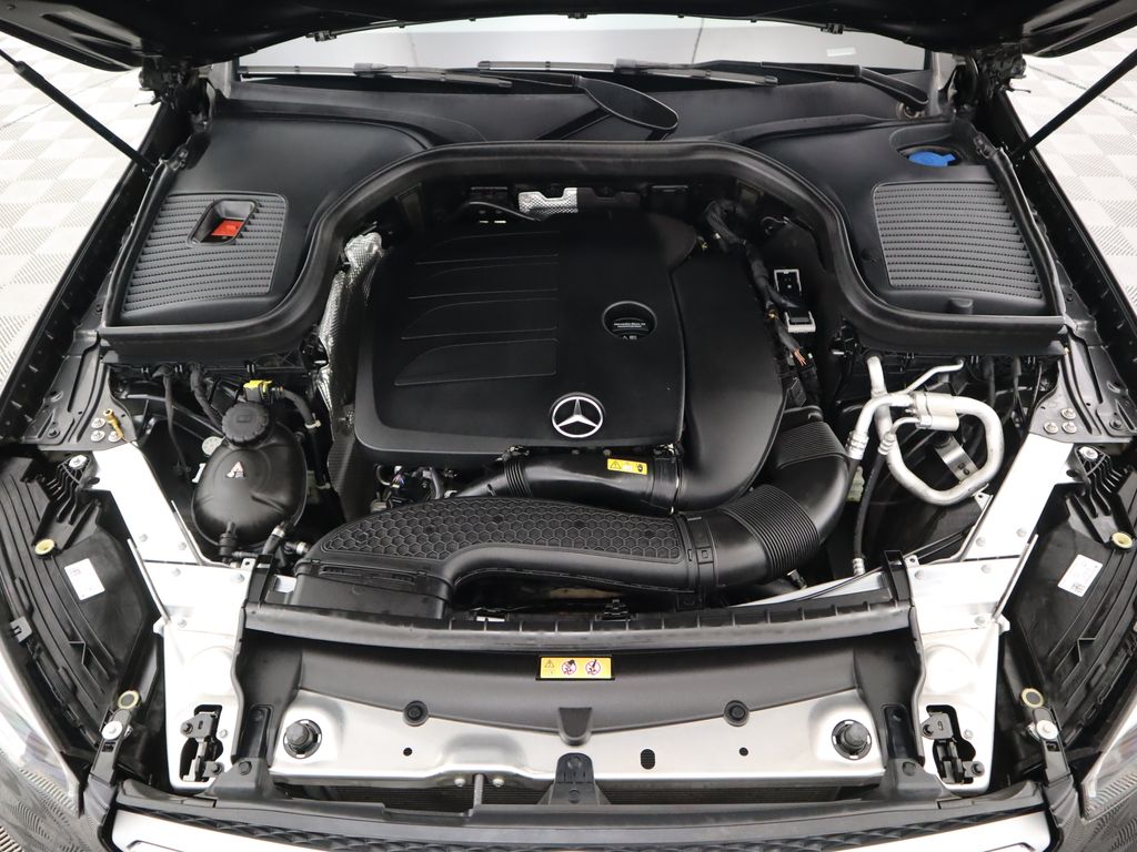 2022 Mercedes Benz GLC 300 photo 28