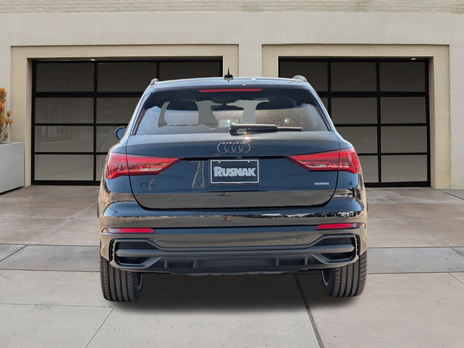 2025 Audi Q3 S line Premium Plus photo 3