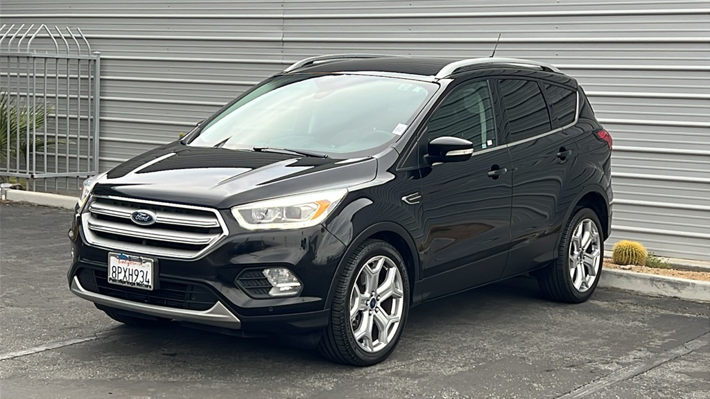 2019 Ford Escape Titanium photo 2