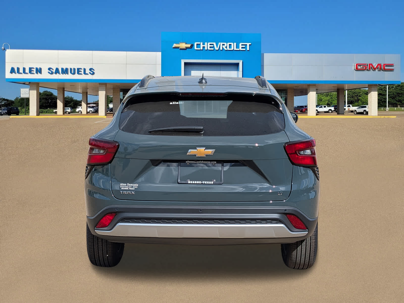 2025 Chevrolet Trax LT photo 4
