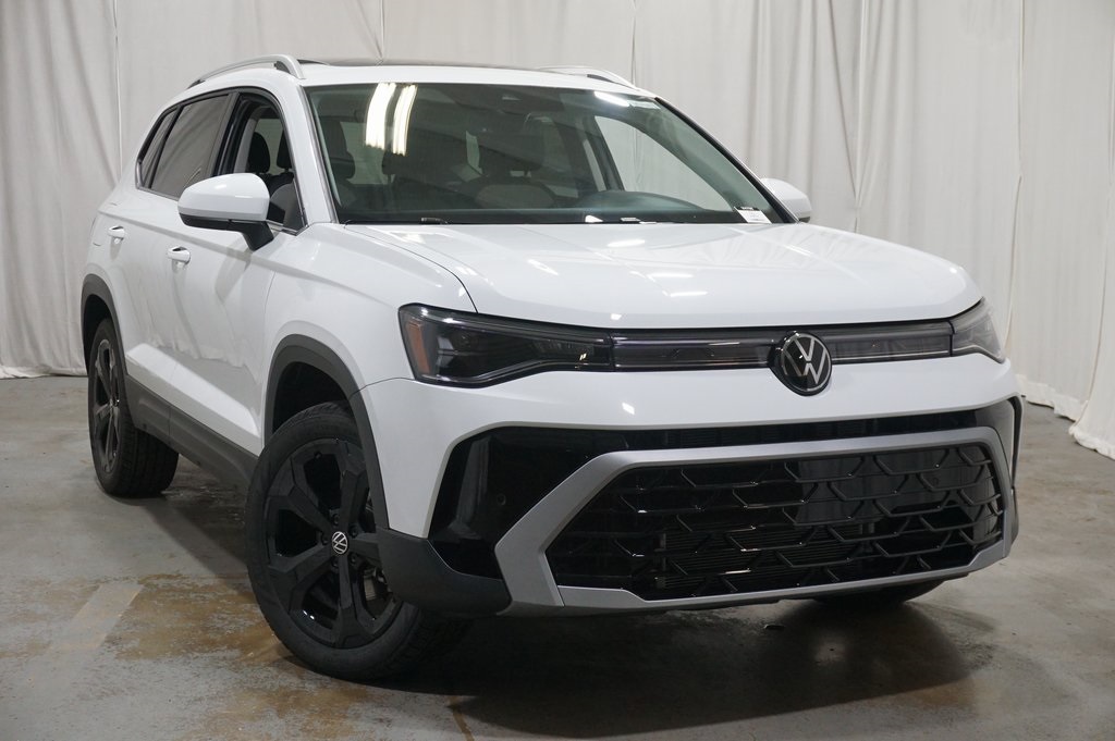 2025 Volkswagen Taos SEL photo 3