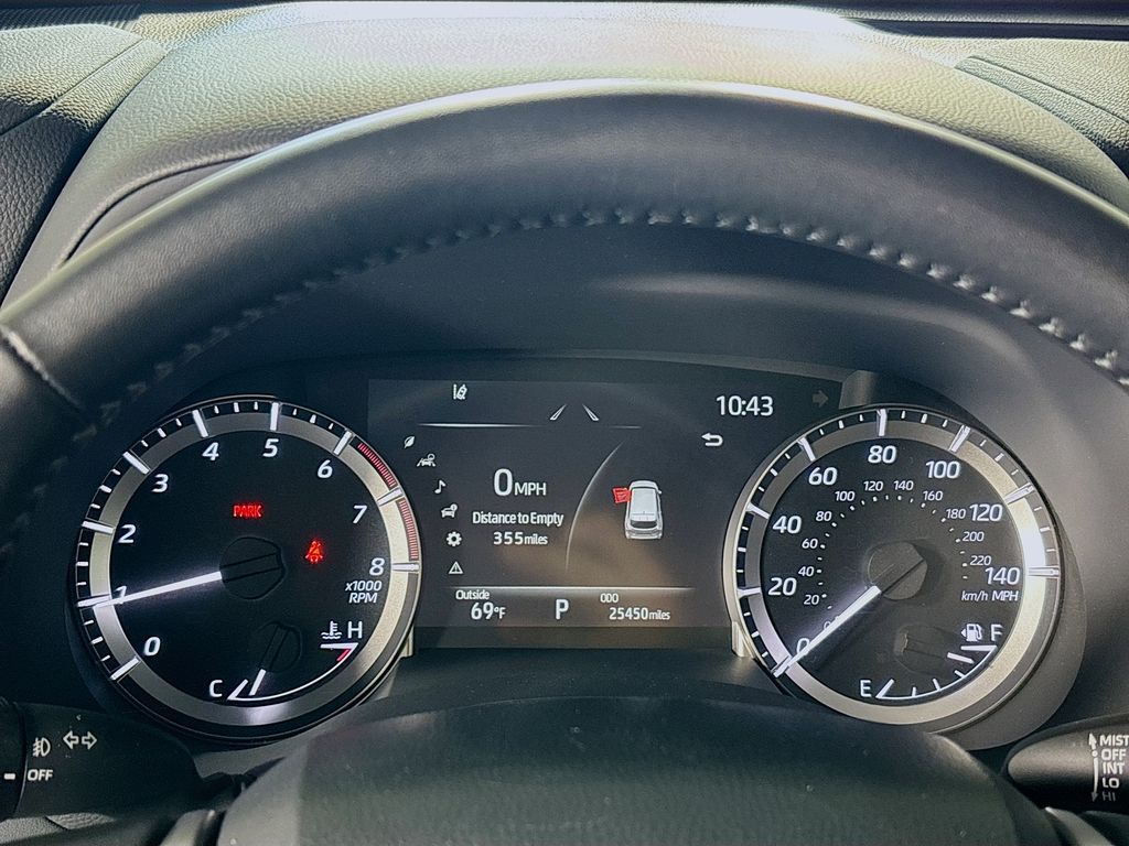2024 Toyota Highlander LE photo 14