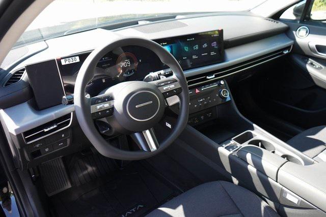 2025 Hyundai Sonata SEL photo 3