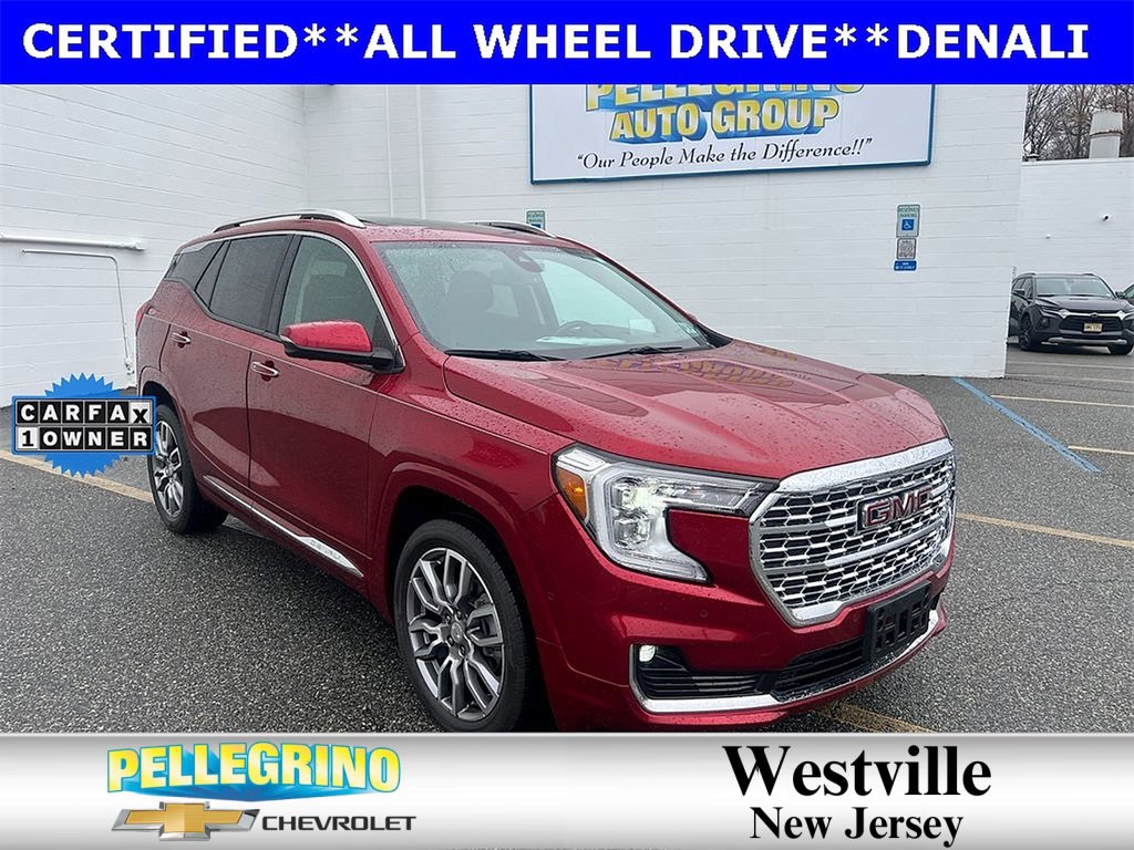 2022 GMC Terrain Denali's photo
