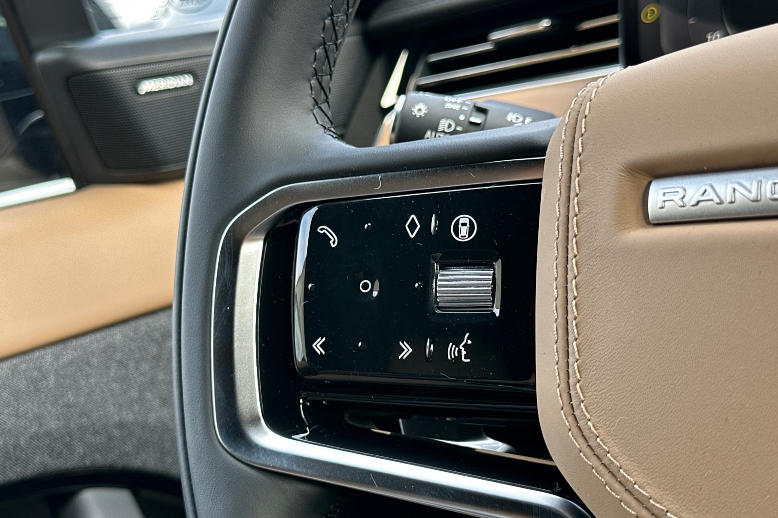 2025 Land Rover Range Rover Sport SE photo 24