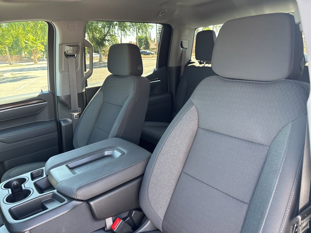 2025 Chevrolet Silverado 1500 LT photo 15