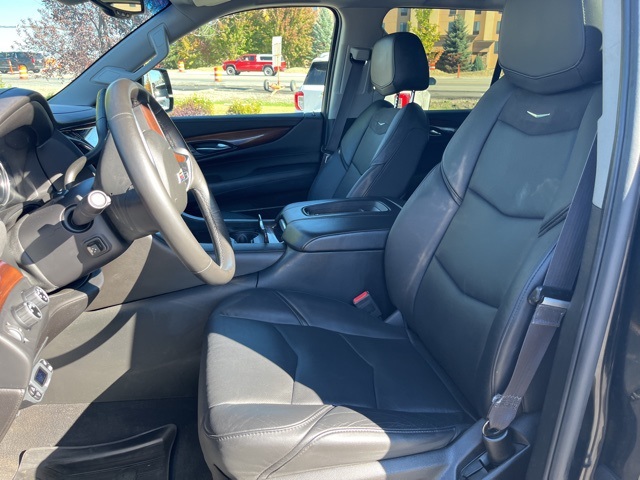 2016 Cadillac Escalade Luxury photo 9