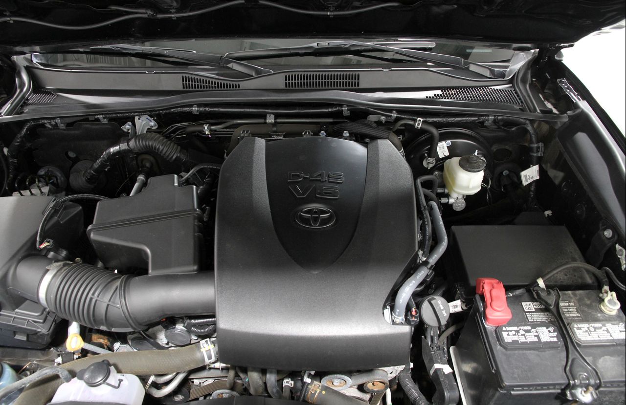 2022 Toyota Tacoma SR V6 photo 21