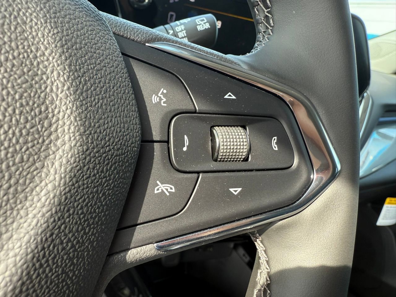 2025 Chevrolet Trax LT photo 18