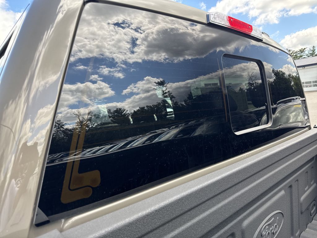 2025 Ford F-150 Lariat photo 10