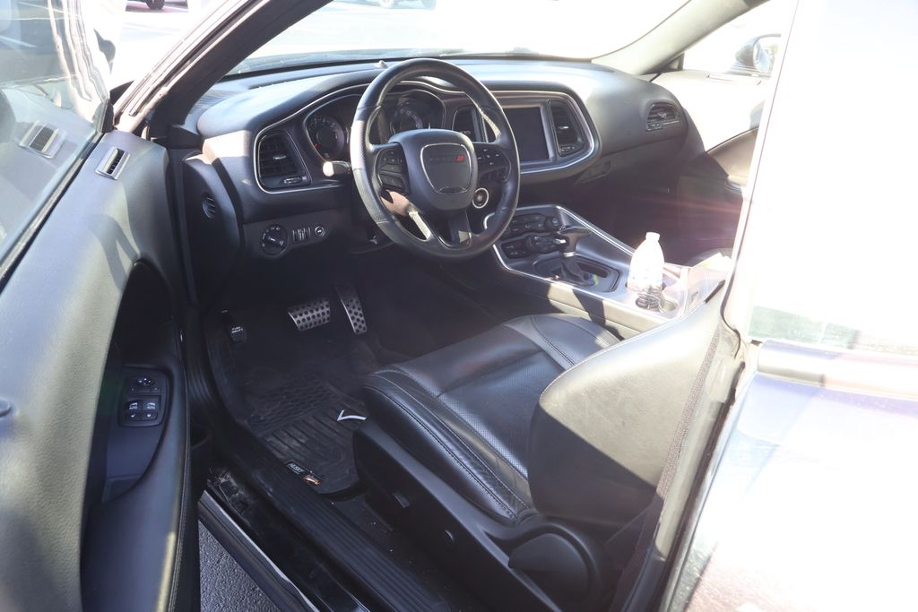2018 Dodge Challenger R/T photo 10