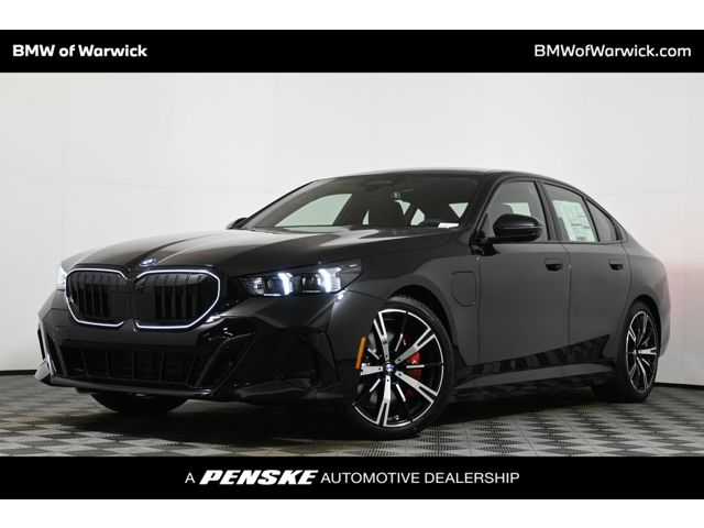 2026 BMW 5 Series 550e's photo
