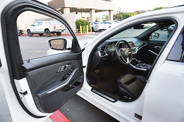 Used 2020 White BMW 330i image 39