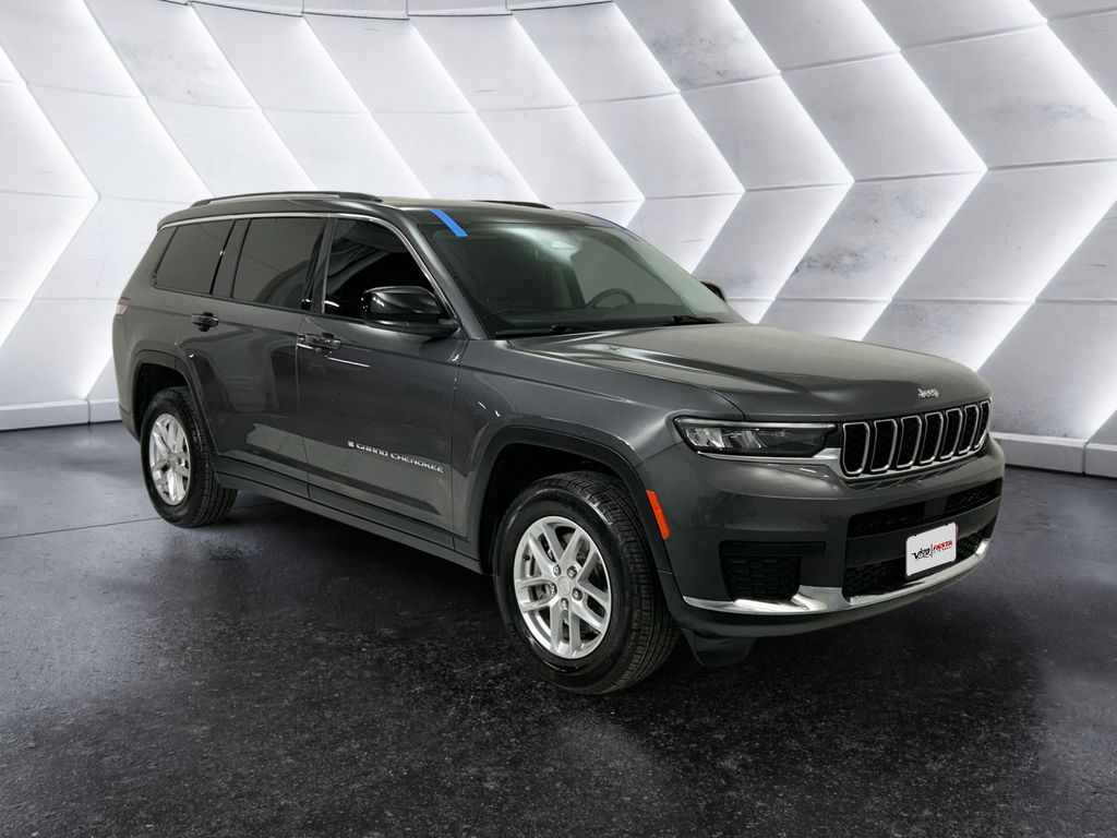 2024 Jeep Grand Cherokee L Laredo's photo