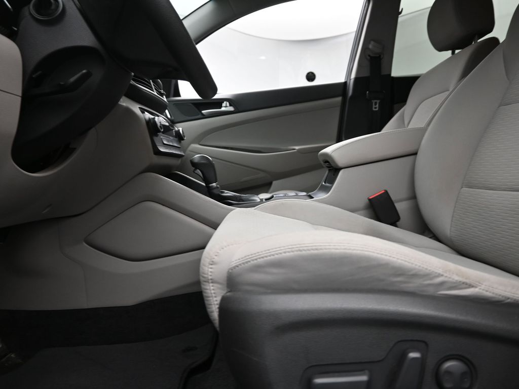 2019 Hyundai Tucson SEL photo 8