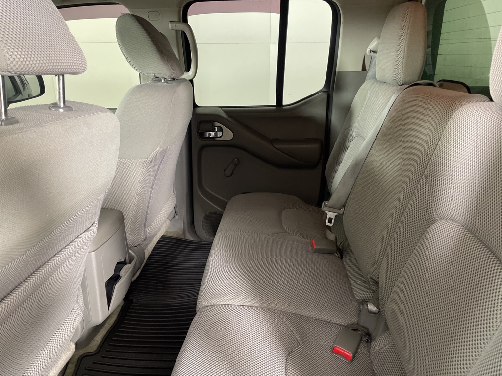 2015 Nissan Frontier S photo 27