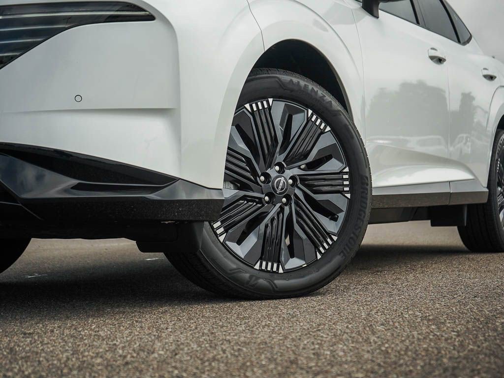 2025 Nissan Murano Platinum photo 5