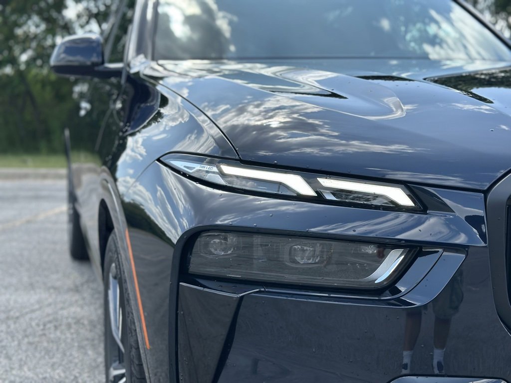 New 2026 Carbon Black Metallic BMW xDrive40i image 10