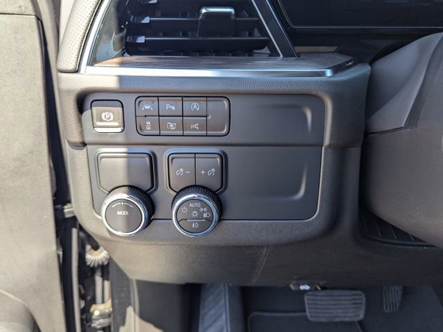 2025 Chevrolet Suburban Premier photo 32