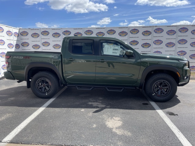 2025 Nissan Frontier PRO-4X's photo