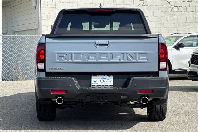 2025 Honda Ridgeline Black Edition photo 6