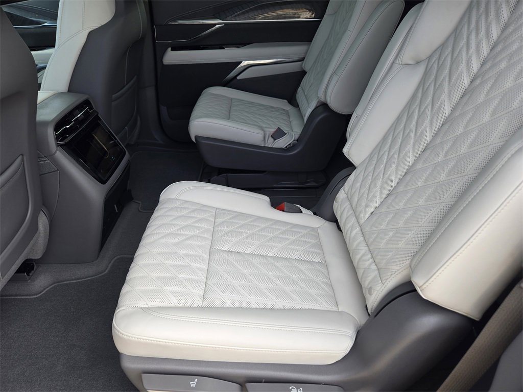 2025 Cadillac Escalade IQ Luxury photo 27