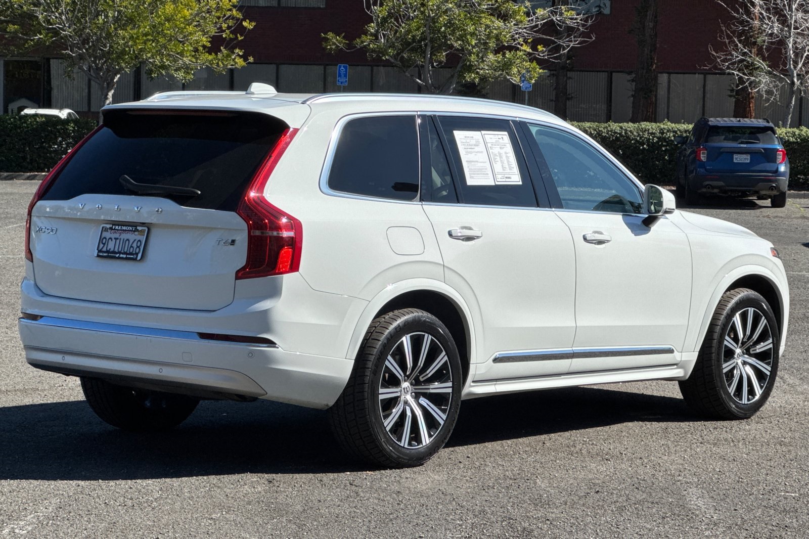 2022 Volvo XC90 T6 Inscription photo 3