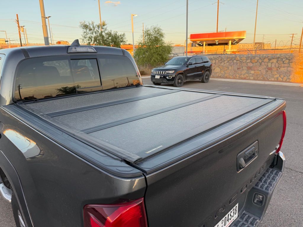 2019 Toyota Tacoma SR5 photo 7