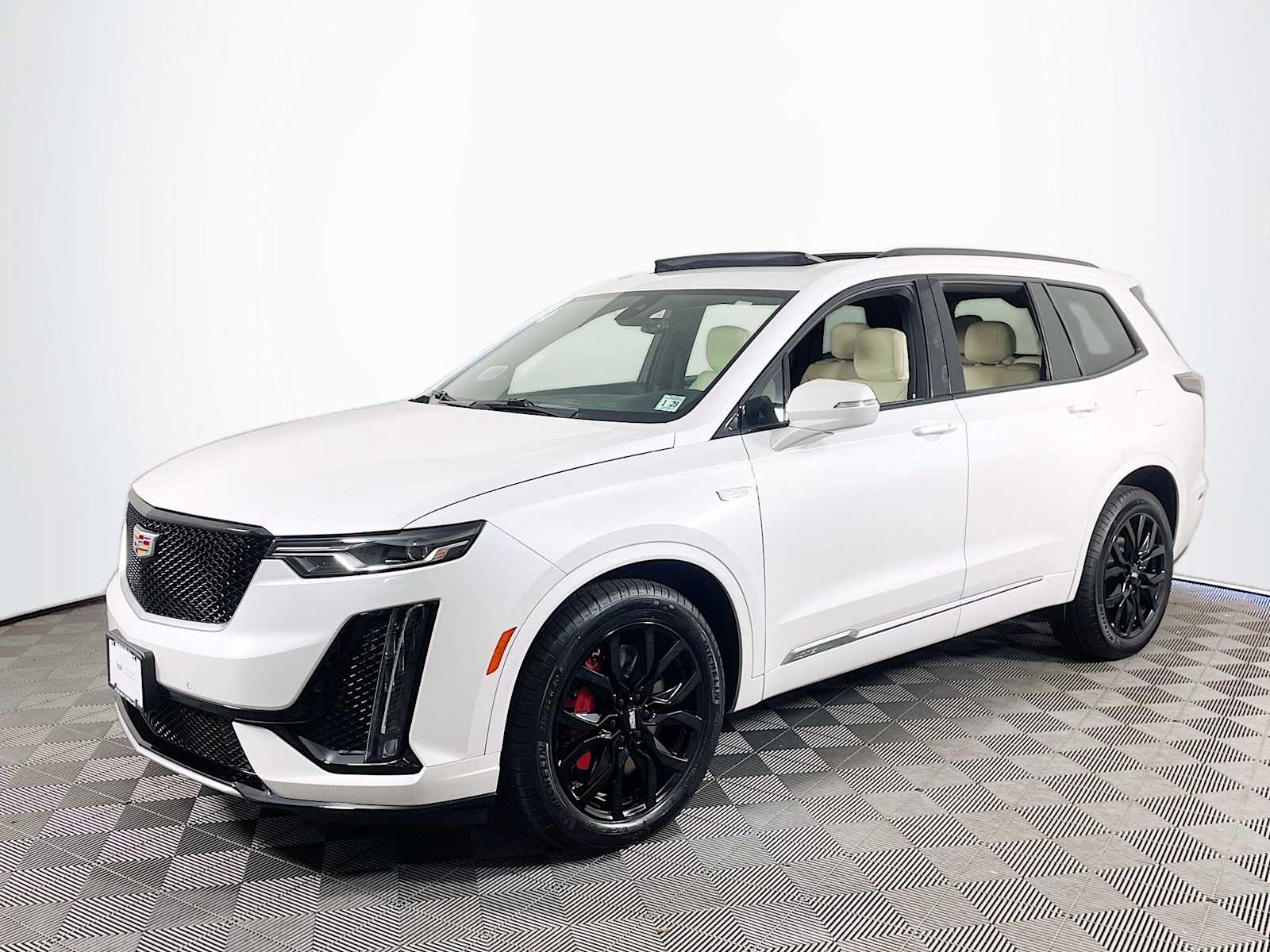 2024 Cadillac XT6 Sport's photo