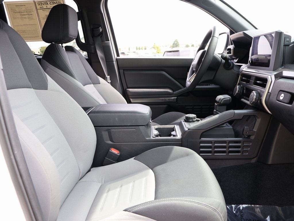 2025 Toyota Tacoma TRD Off-Road photo 9