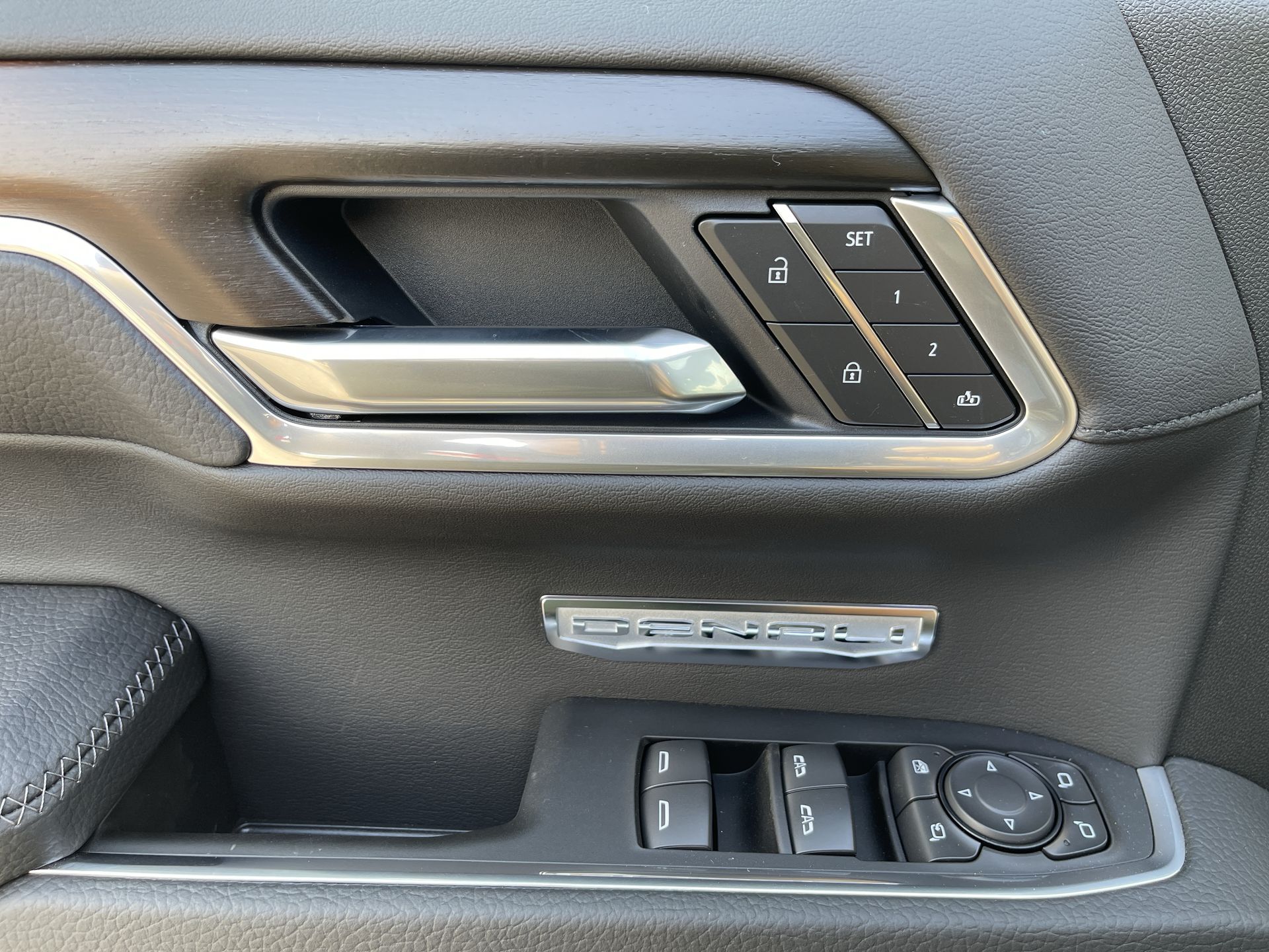 2026 Gmc Sierra Denali photo 23