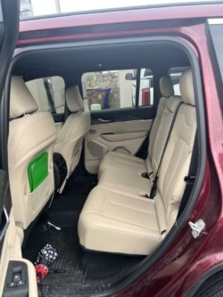 2023 Jeep Grand Cherokee Limited photo 4