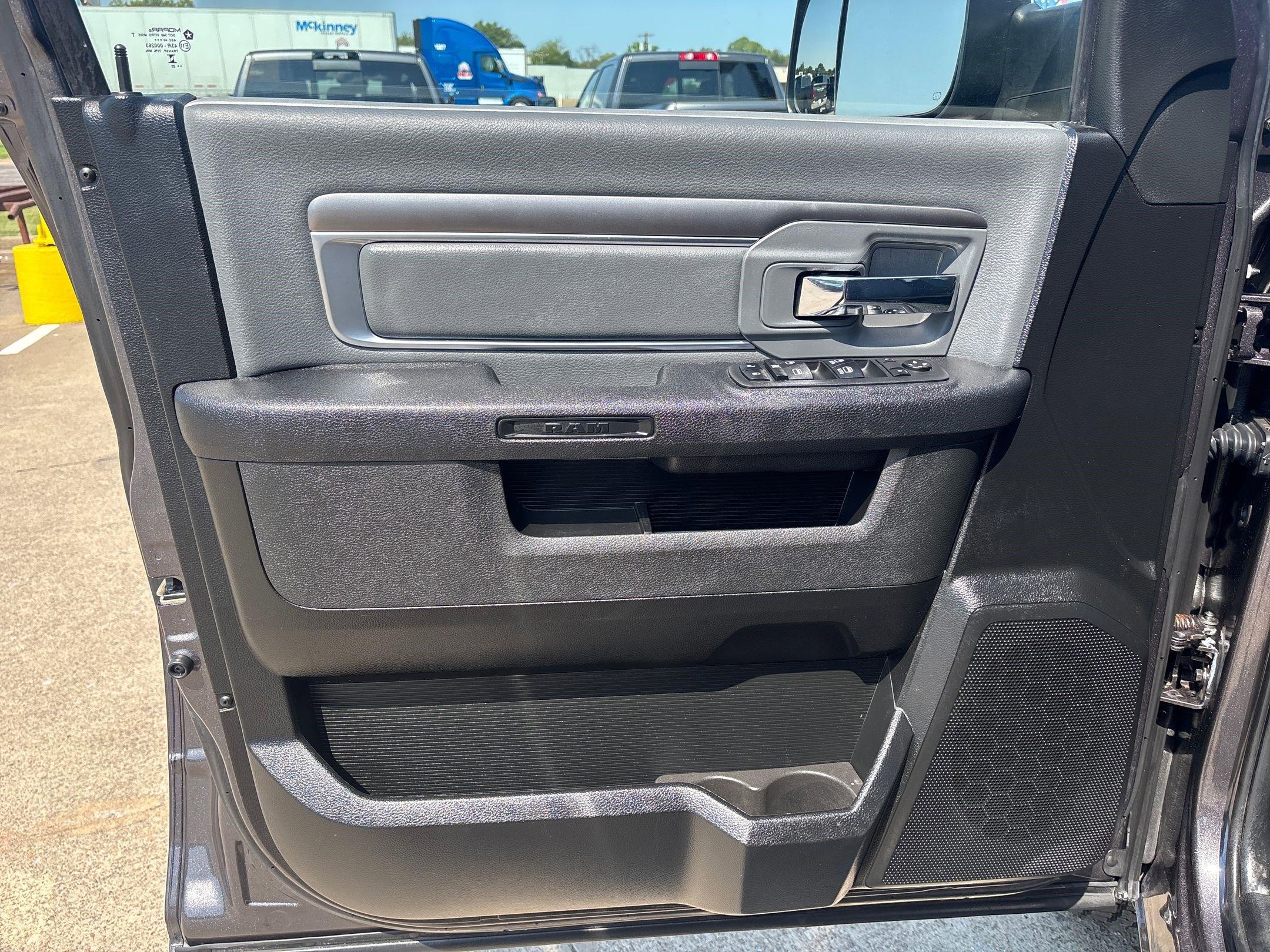 2023 Ram 1500 Classic SLT photo 13
