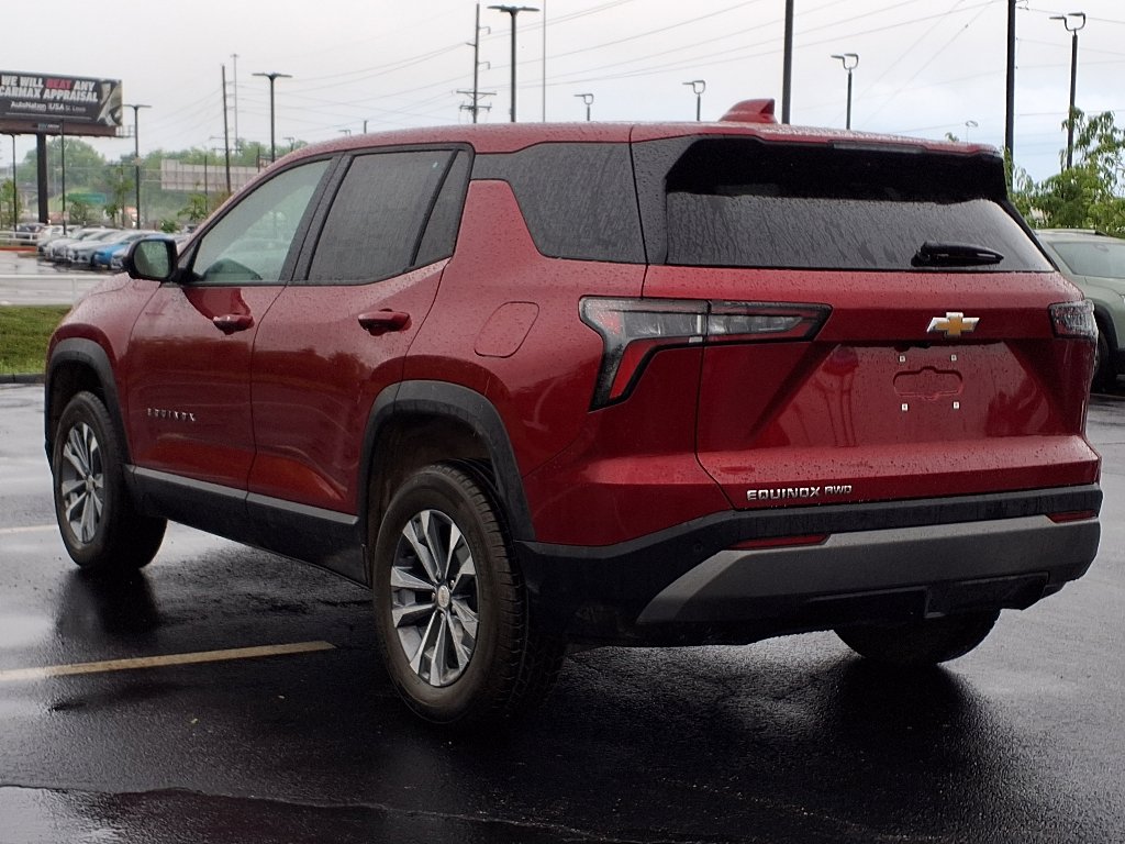 2026 Chevrolet Equinox LT photo 4