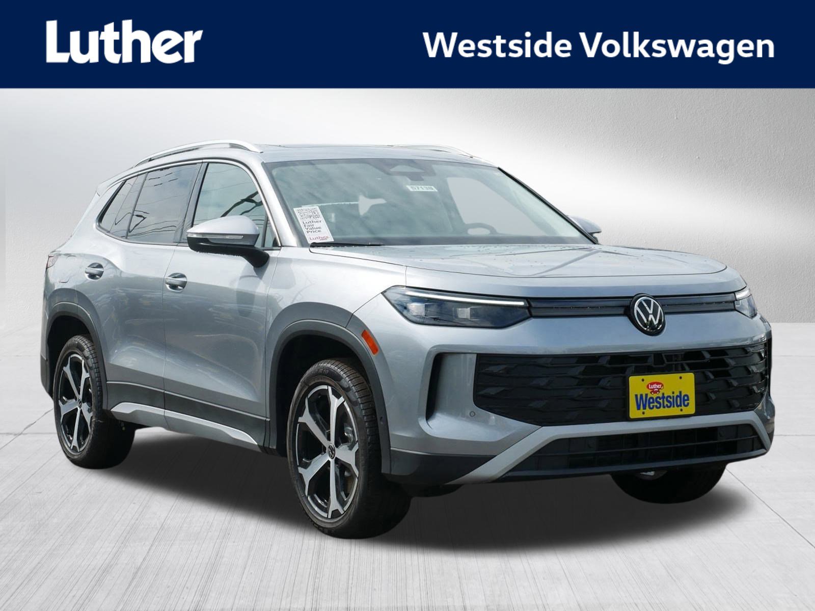 2025 Volkswagen Tiguan SE's photo