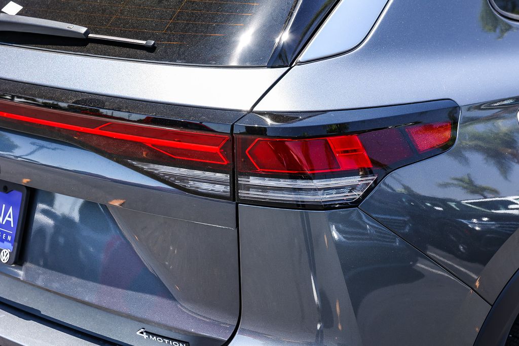 2025 Volkswagen Tiguan SE photo 4