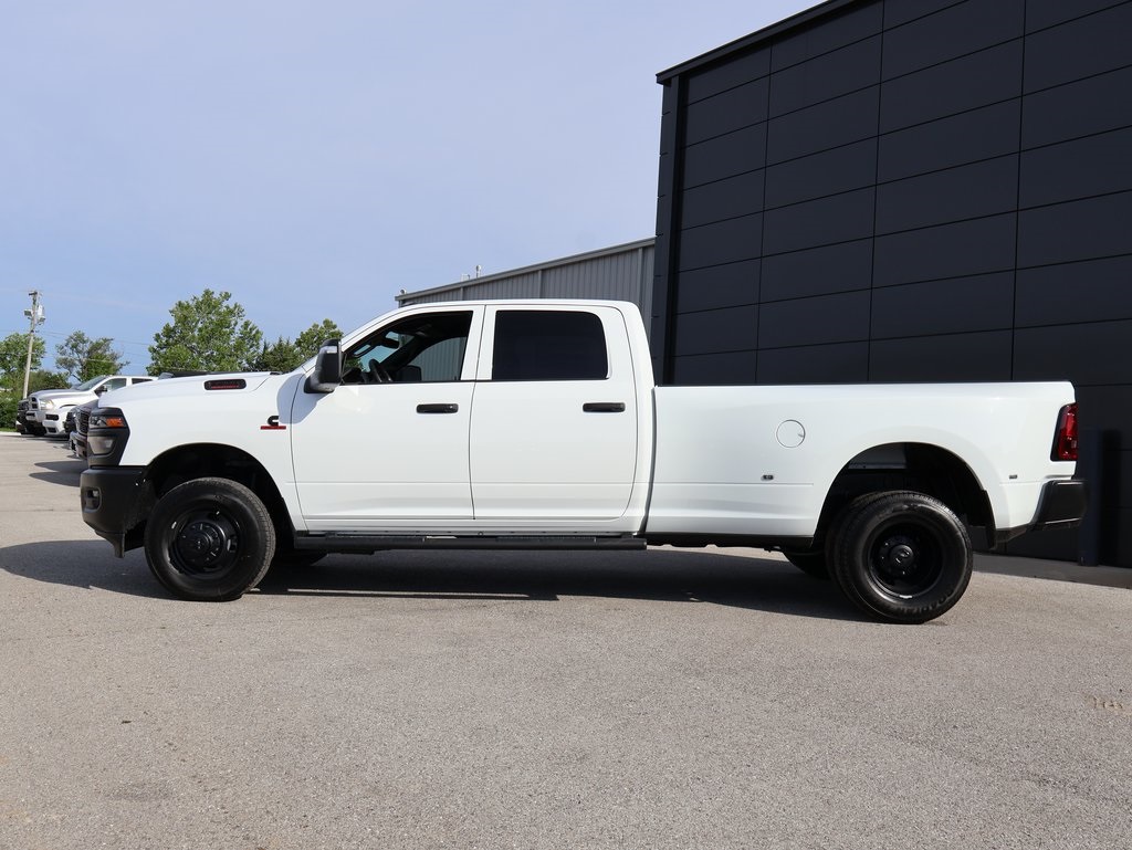 2025 Ram 3500 Tradesman photo 2