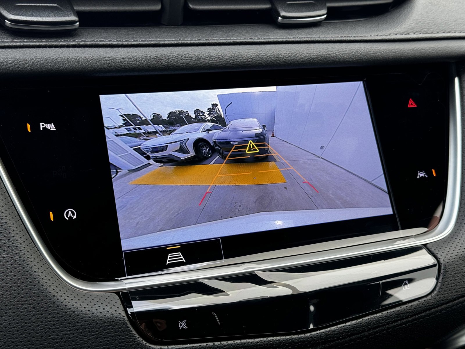 2025 Cadillac XT6 Luxury photo 23