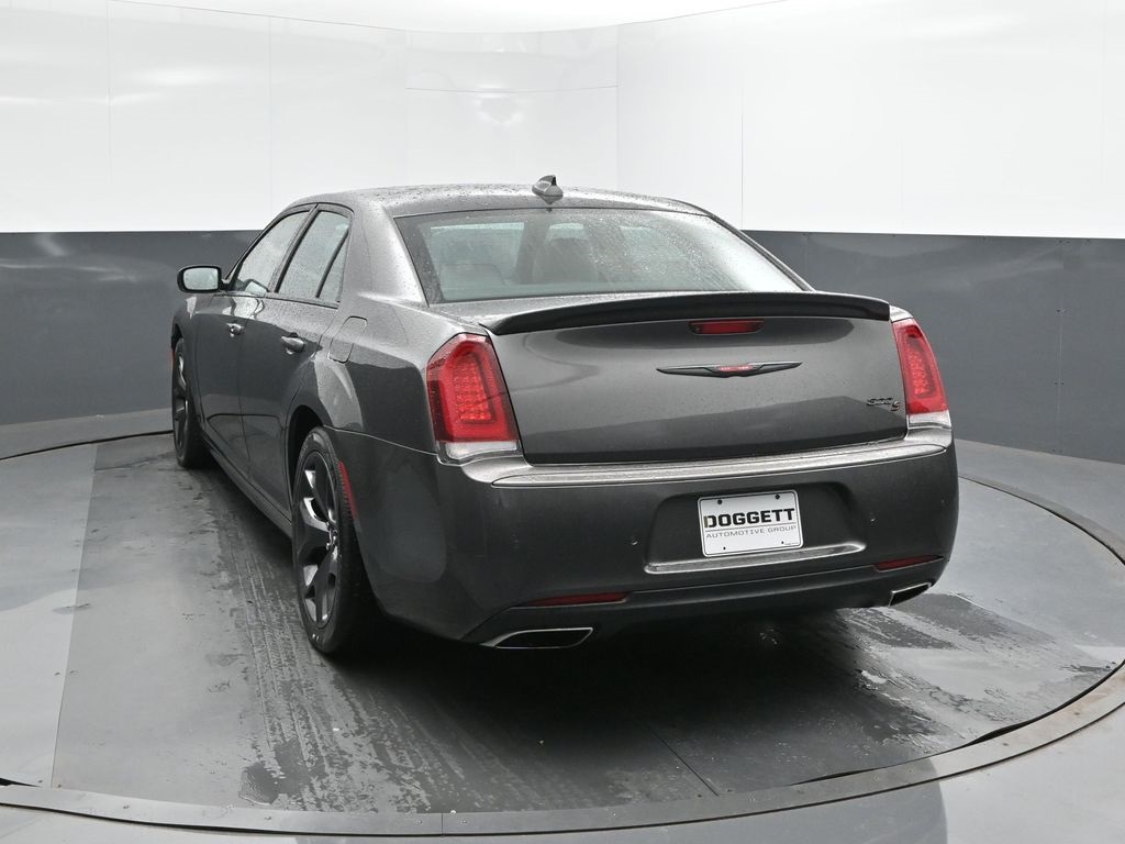 2022 Chrysler 300 S photo 4