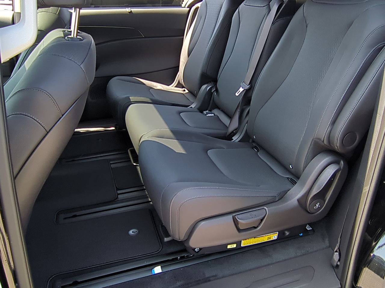 2026 Kia Carnival SX Prestige photo 21