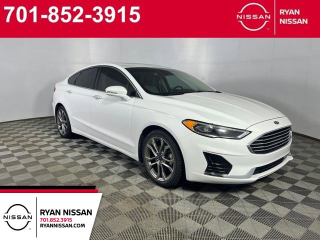 2019 Ford Fusion SEL's photo