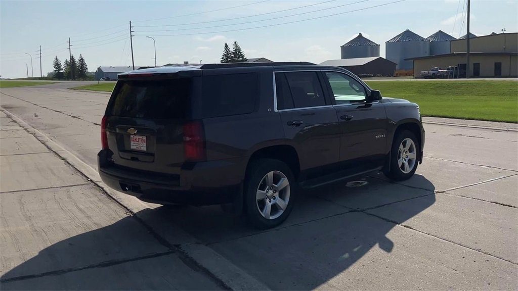 2016 Chevrolet Tahoe LT photo 4