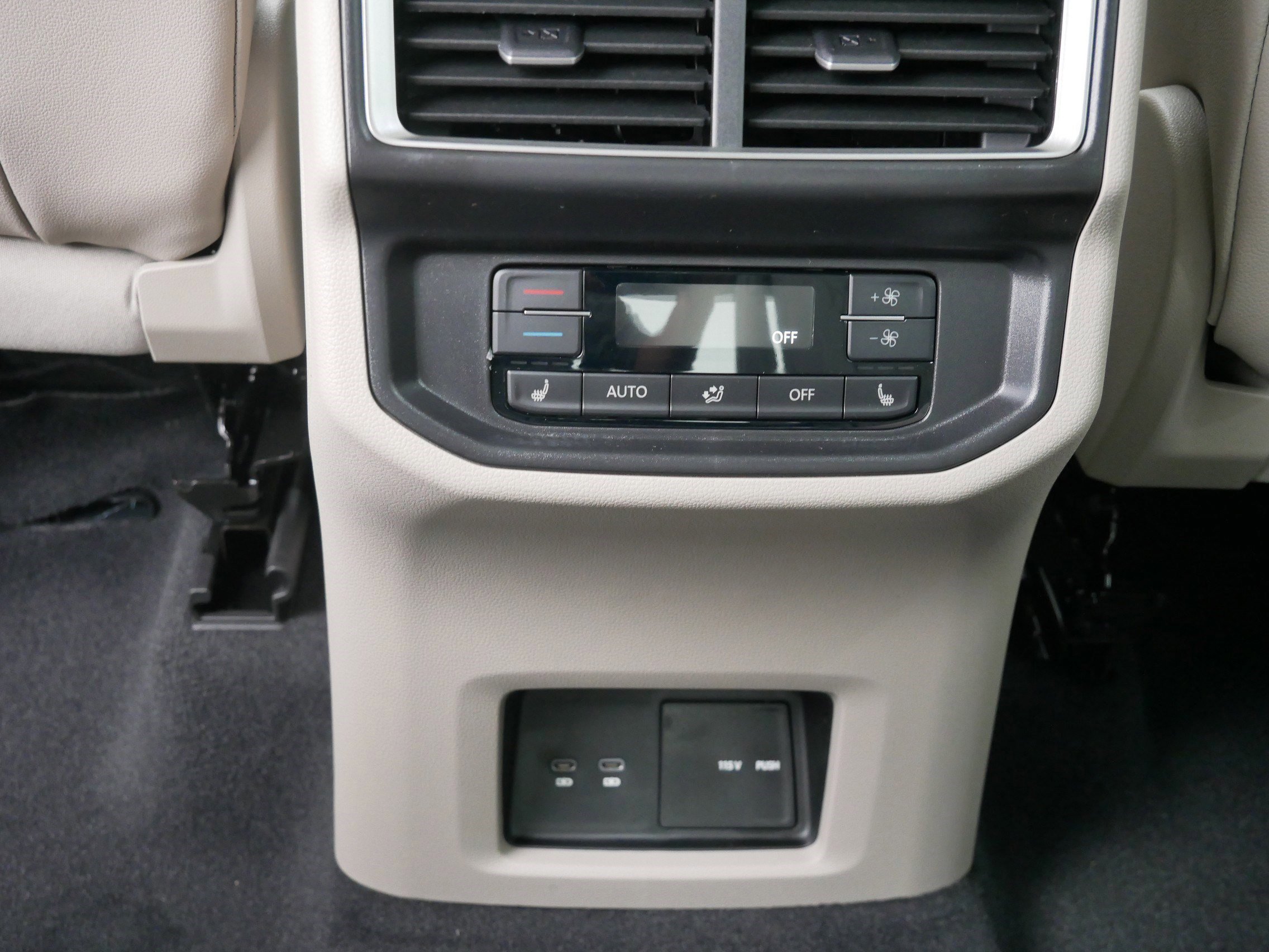 2026 Volkswagen Atlas SEL Premium R-Line photo 4