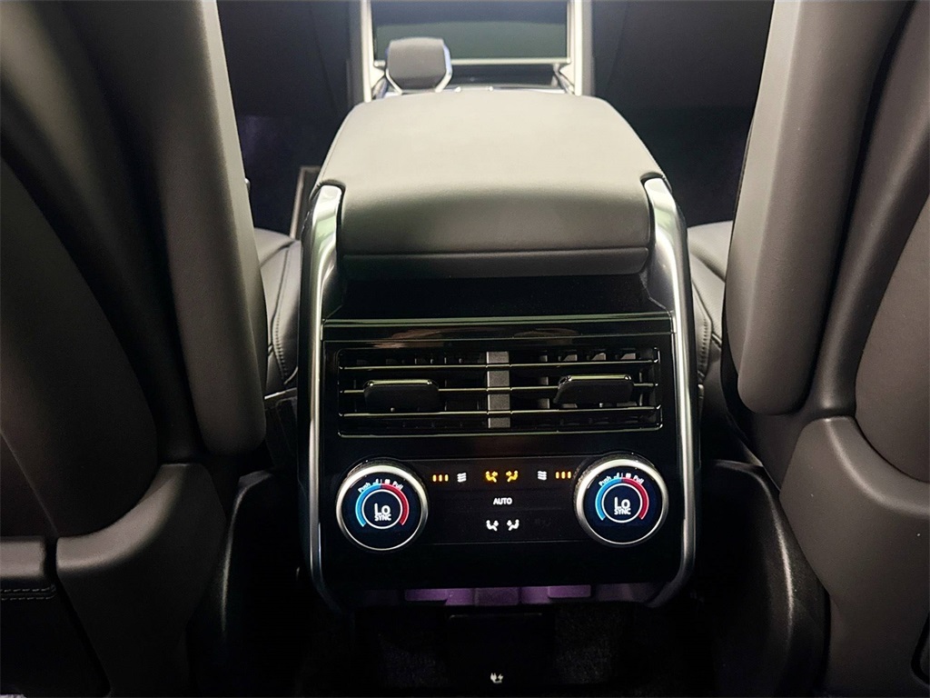 2025 Land Rover Range Rover SE photo 20