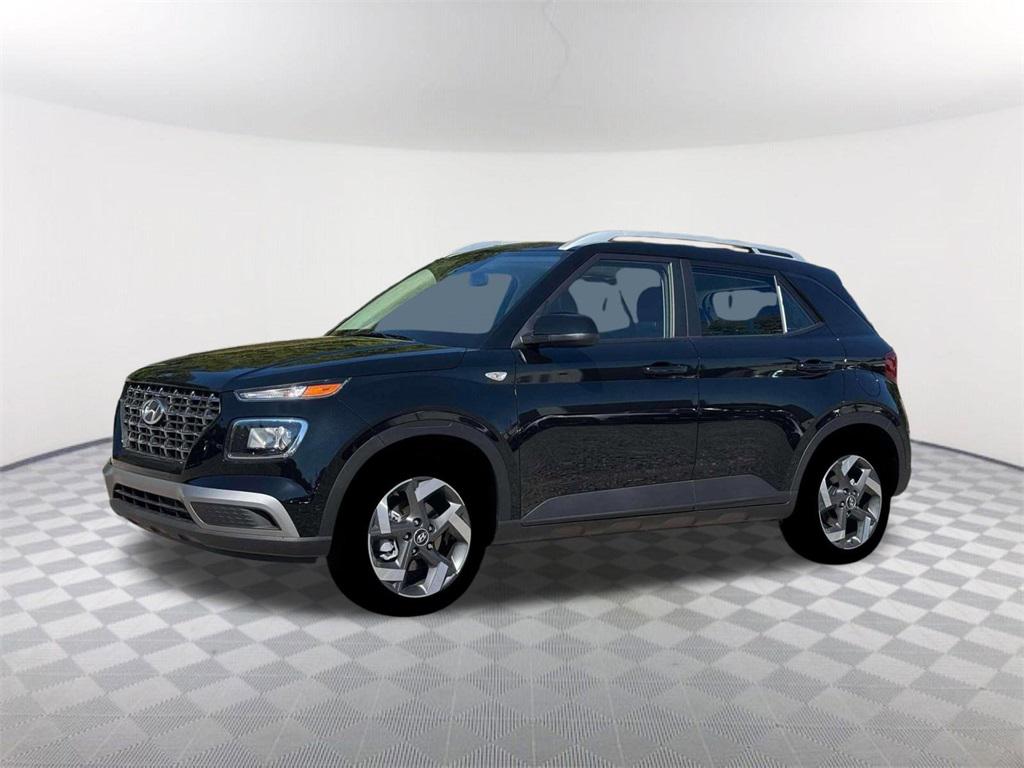 2026 Hyundai Venue SEL photo 2