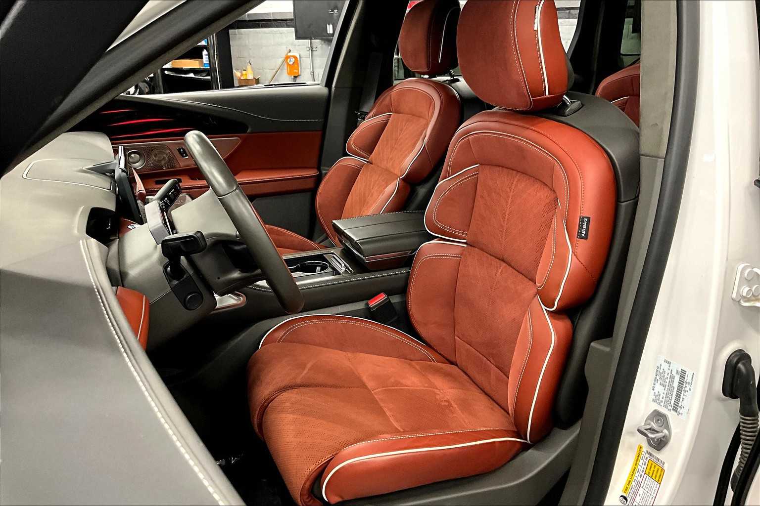 2024 Lincoln Nautilus Black Label photo 7